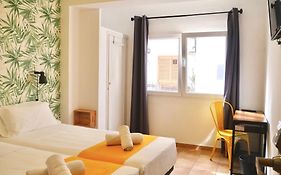 Nanit Rooms Ibiza Hostal